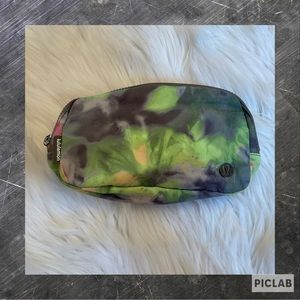 Lululemon Everywhere Belt Bag - NWT - Hyperdye Multi / Rover